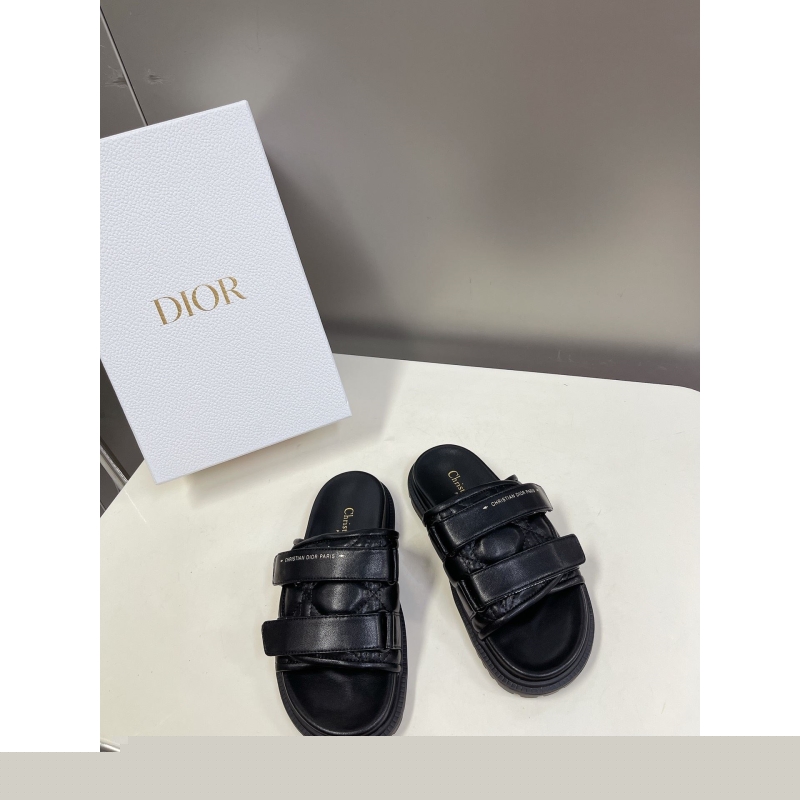 ch**an D*or slippers